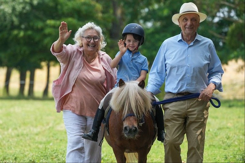 blockValue.ac562a75-0381-4aed-8742-0ff1adf666e9.slide.0.img_alt