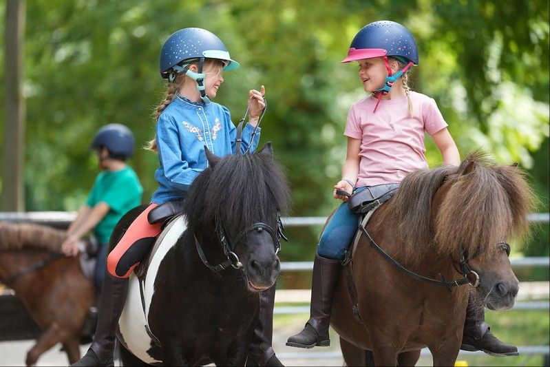 blockValue.ac562a75-0381-4aed-8742-0ff1adf666e9.slide.1.img_alt